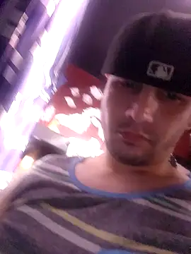 Snapshot of Baggin_Straight_Boys chatting on 07-19-26, 11:36 Baggin Straight Boys online show from 07-19-26, 11:36