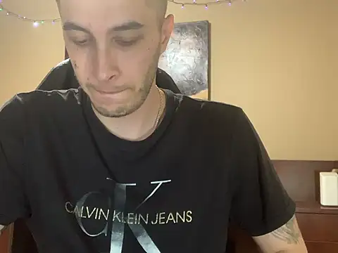 Snapshot of Bwcjoshbanks chatting on 07-09-26, 02:15 Bwcjoshbanks online show from 07-09-26, 02:15