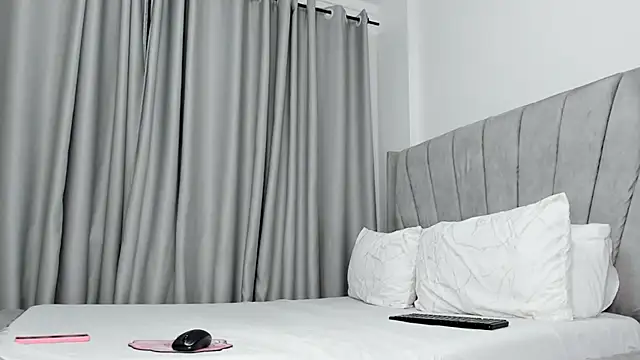 Snapshot of thee_sexy_goddess chatting on 02-09-26, 03:10 thee sexy goddess online show from 02-09-26, 03:10