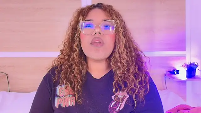  nickypurple  online show from 02-26-26, 01:43