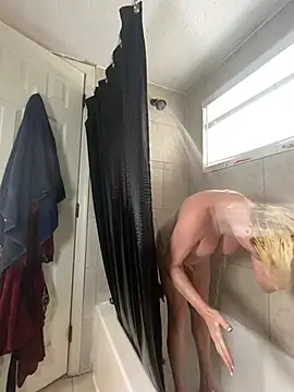 TiffaneyLove online show from 03-17-25, 12:35