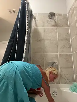 TiffaneyLove online show from 07-11-26, 11:46
