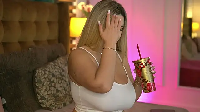 SophieBoobsX online show from 11-15-25, 06:55