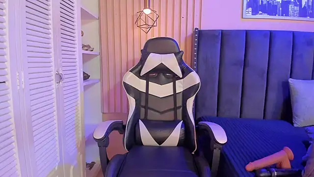 Snapshot of ashlye_miller_ chatting on 01-15-26, 04:39 ashlye miller online show from 01-15-26, 04:39