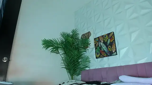 Hellen Sky online show from 10-31-25, 07:04