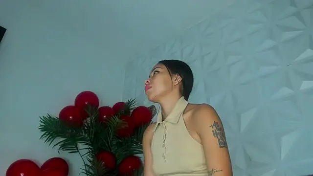 Snapshot of Hellen_Sky chatting on 01-16-26, 07:07 Hellen Sky online show from 01-16-26, 07:07