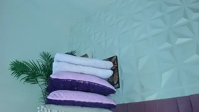 Snapshot of Hellen_Sky chatting on 02-02-26, 07:12 Hellen Sky online show from 02-02-26, 07:12