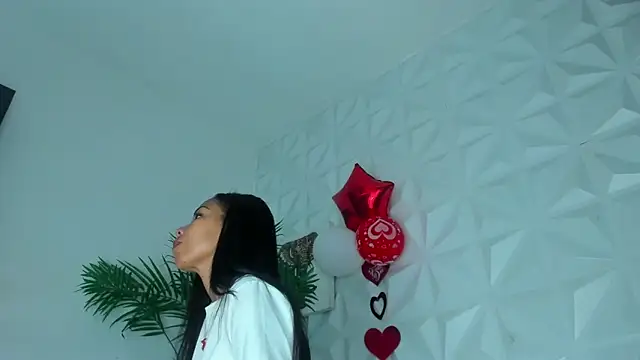 Snapshot of Hellen_Sky chatting on 02-16-26, 07:10 Hellen Sky online show from 02-16-26, 07:10