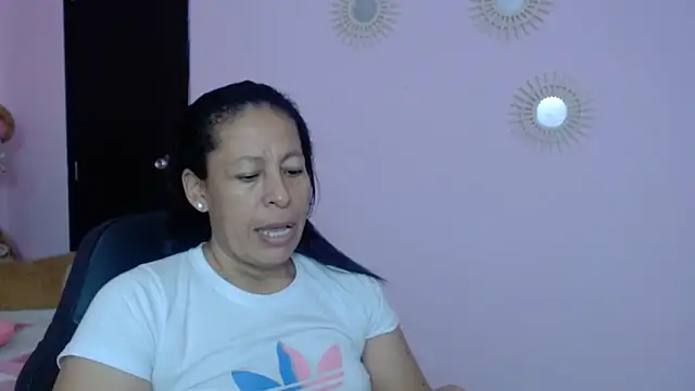 Snapshot of mature_martina chatting on 01-31-25, 10:52 mature martina online show from 01-31-25, 10:52