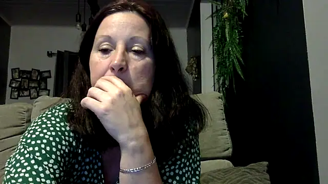 feline27 online show from 04-14-26, 09:21