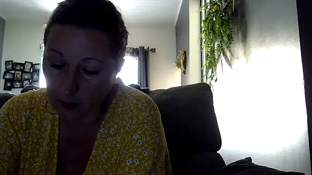 feline27 online show from 04-16-26, 10:27