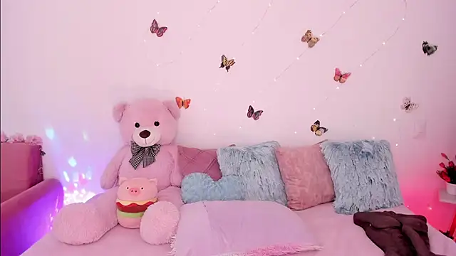 Snapshot of Zara_uwu_ chatting on 07-28-26, 03:21 Zara uwu online show from 07-28-26, 03:21