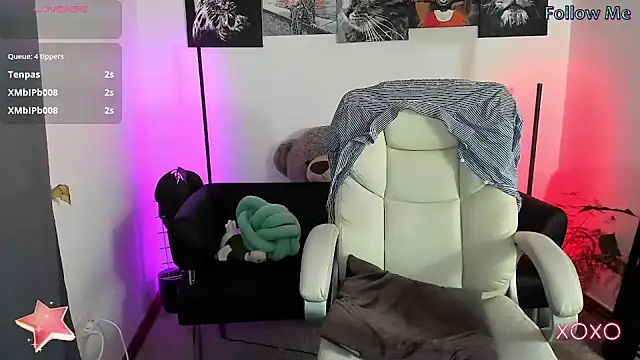 Snapshot of xx_adrihanna_xx chatting on 02-28-25, 04:42 xx adrihanna xx online show from 02-28-25, 04:42