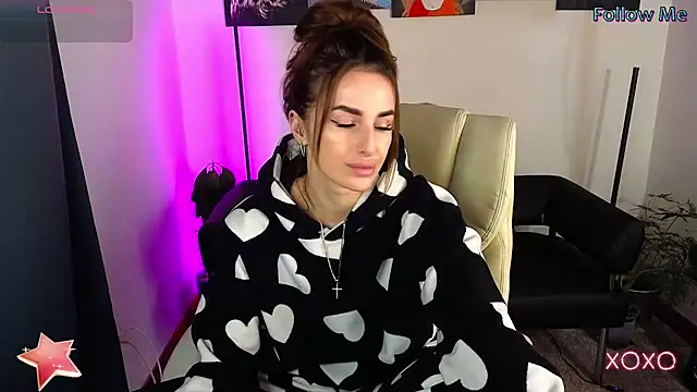 Snapshot of xx_adrihanna_xx chatting on 03-11-25, 04:40 xx adrihanna xx online show from 03-11-25, 04:40