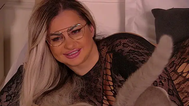 Denisse Perry online show from 02-03-26, 09:42