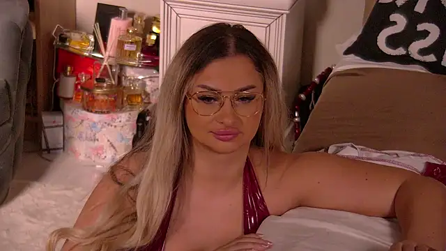 Denisse Perry online show from 04-12-26, 11:32