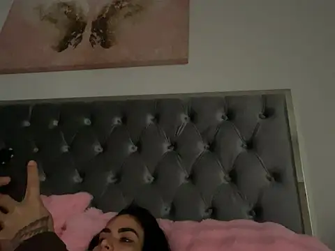 Karoltriguena online show from 03-12-26, 03:29