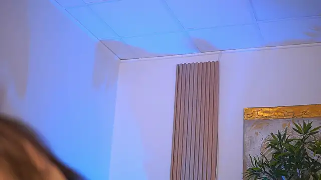 Snapshot of LesaisMore chatting on 12-28-24, 11:09 LesaisMore online show from 12-28-24, 11:09