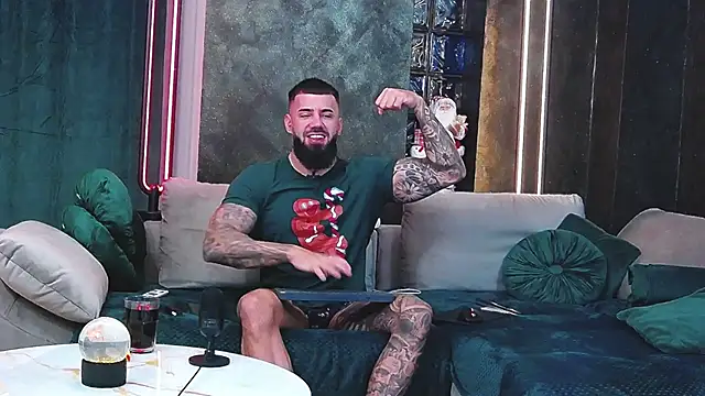 masterkingofmusclee online show from 12-24-24, 07:22