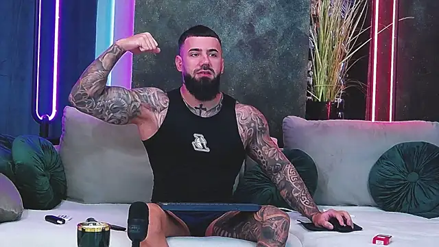 masterkingofmusclee online show from 01-15-25, 07:15