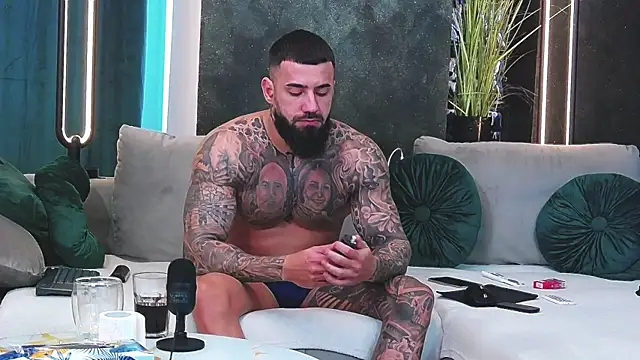 masterkingofmusclee online show from 01-16-25, 01:47