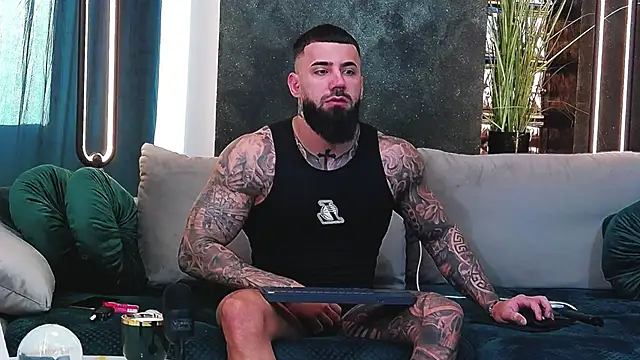 masterkingofmusclee online show from 01-29-25, 06:33