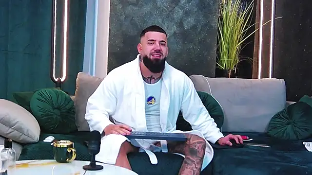 masterkingofmusclee online show from 02-03-25, 07:18