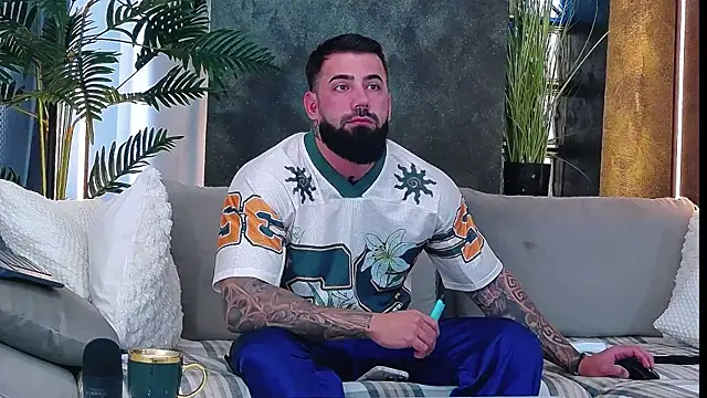 masterkingofmusclee online show from 10-16-25, 08:15