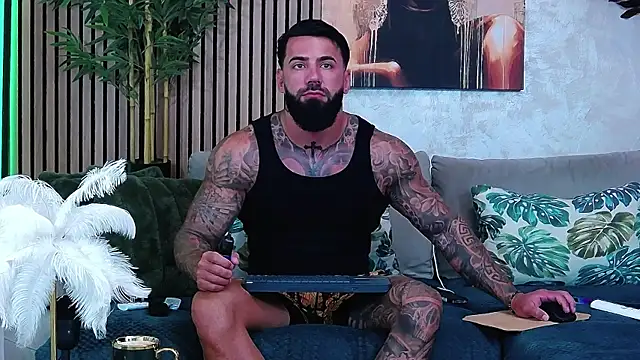 Snapshot of masterkingofmusclee chatting on 07-20-26, 08:17 masterkingofmusclee online show from 07-20-26, 08:17