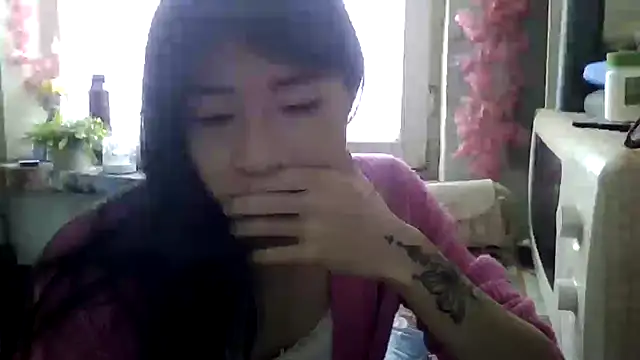 Snapshot of CarlyJoy chatting on 04-18-26, 10:52 CarlyJoy online show from 04-18-26, 10:52
