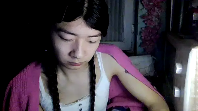 Snapshot of CarlyJoy chatting on 04-23-26, 04:31 CarlyJoy online show from 04-23-26, 04:31