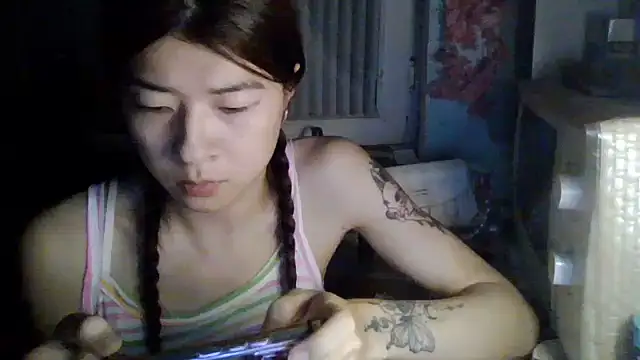 Snapshot of CarlyJoy chatting on 06-13-26, 04:38 CarlyJoy online show from 06-13-26, 04:38