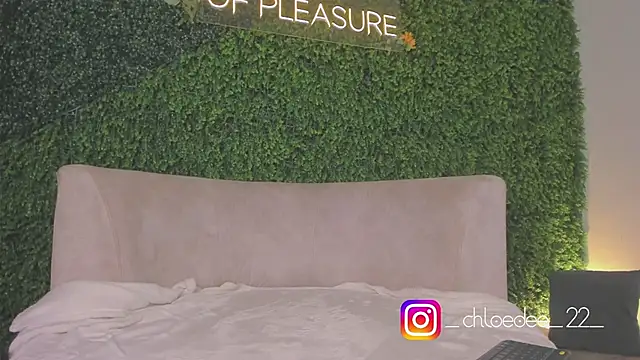 chloe d online show from 09-25-25, 12:42