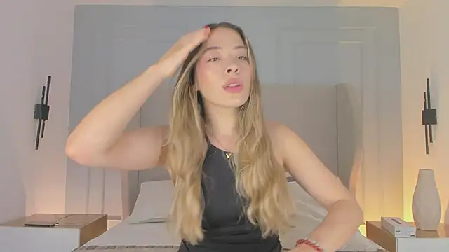 Snapshot of chloe_d chatting on 04-26-26, 12:58 chloe d online show from 04-26-26, 12:58