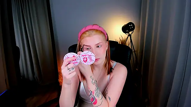 Mira  Blush online show from 11-23-25, 09:03