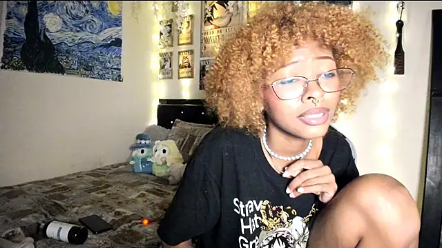 Cristal Jonasxh online show from 02-06-25, 07:56