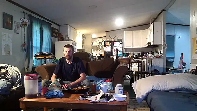 Snapshot of Bi_curious86 chatting on 10-31-25, 09:49 Bi curious86 online show from 10-31-25, 09:49