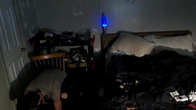 Snapshot of Bi_curious86 chatting on 11-08-25, 02:34 Bi curious86 online show from 11-08-25, 02:34