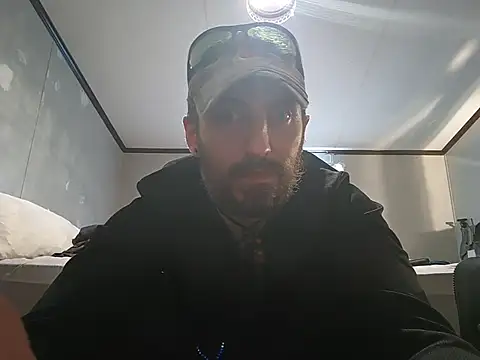 Snapshot of Bi_curious86 chatting on 11-08-25, 06:51 Bi curious86 online show from 11-08-25, 06:51