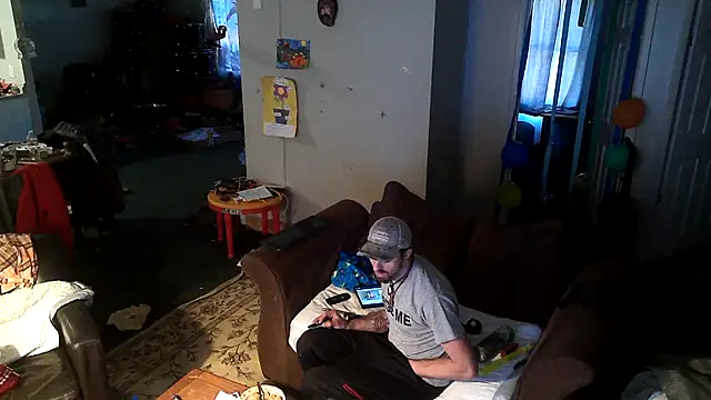 Snapshot of Bi_curious86 chatting on 11-12-25, 03:12 Bi curious86 online show from 11-12-25, 03:12