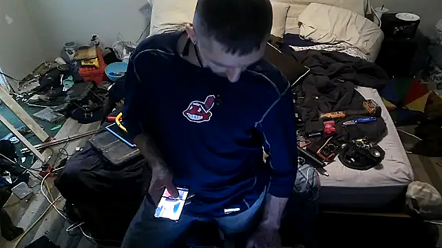 Snapshot of Bi_curious86 chatting on 11-24-25, 03:50 Bi curious86 online show from 11-24-25, 03:50