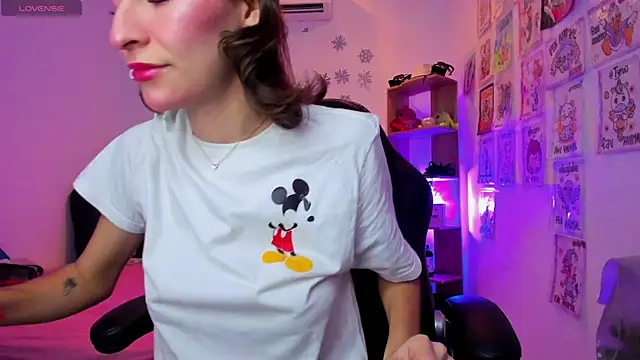 Snapshot of Gorgeous_Team chatting on 03-04-25, 08:05 Gorgeous Team online show from 03-04-25, 08:05