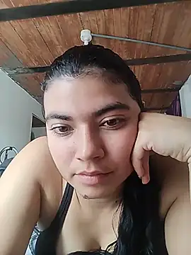 Snapshot of Danna_777 chatting on 05-28-26, 02:58 Danna 777 online show from 05-28-26, 02:58