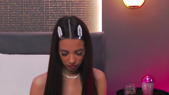 LaraKent online show from 02-05-25, 08:25