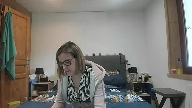 Snapshot of Madame_Callie chatting on 05-12-26, 01:08 Madame Callie online show from 05-12-26, 01:08