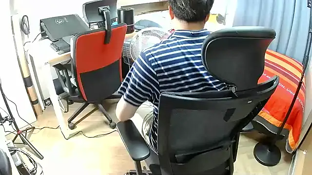 Snapshot of Jackvanlee chatting on 07-03-26, 06:53 Jackvanlee online show from 07-03-26, 06:53
