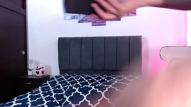 Snapshot of Daniela-hot chatting on 01-12-26, 04:23 Daniela-hot online show from 01-12-26, 04:23