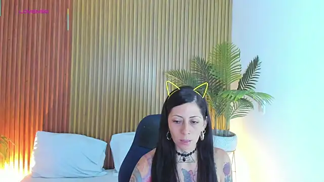 Snapshot of dark_gotica chatting on 10-04-25, 12:25 dark gotica online show from 10-04-25, 12:25