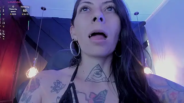 Snapshot of dark_gotica chatting on 11-24-25, 08:52 dark gotica online show from 11-24-25, 08:52