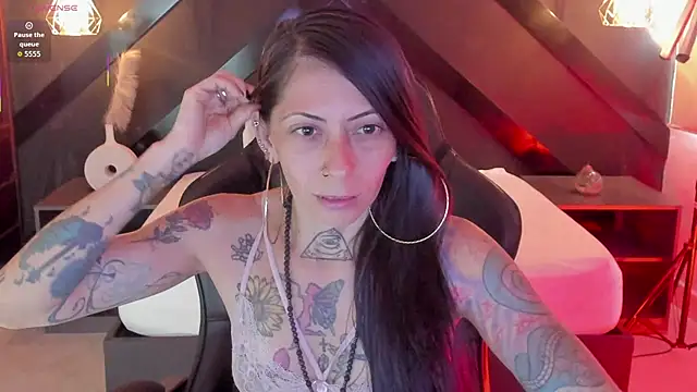 Snapshot of dark_gotica chatting on 02-05-26, 07:18 dark gotica online show from 02-05-26, 07:18